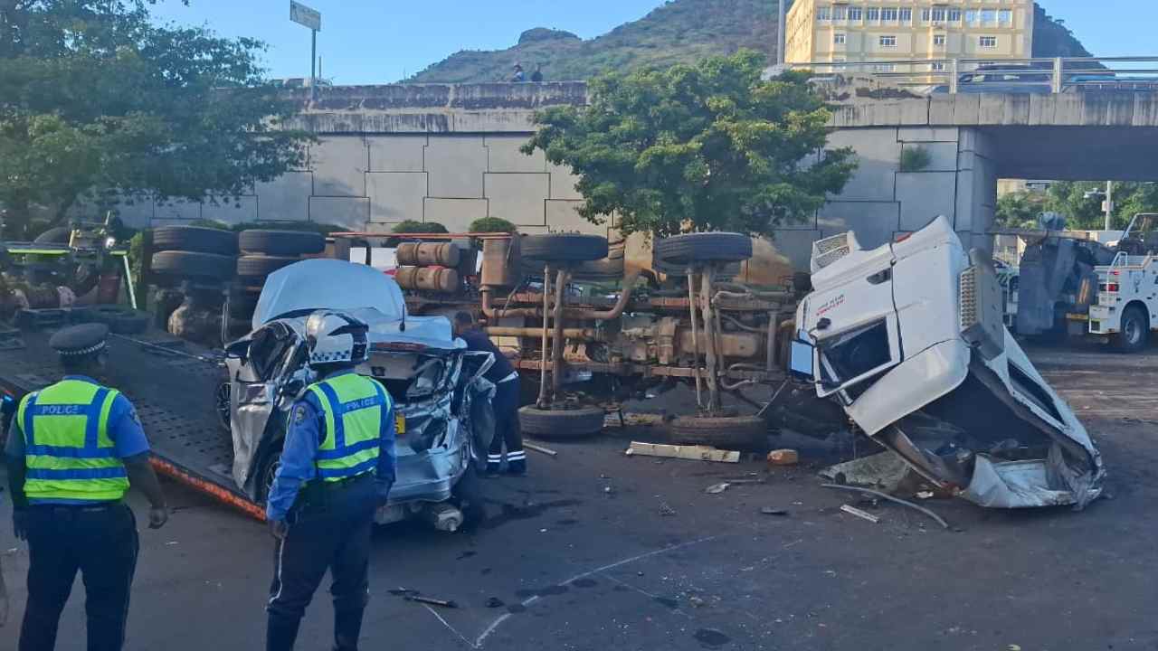 Accident in Caudan: the heavy goods vehicle was not supposed to be traveling on the highway at this time, according to the authorities