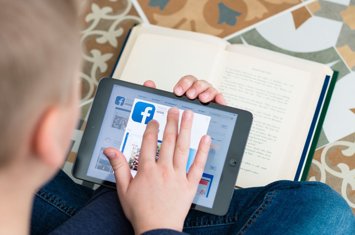 Children and social networks: Early connection