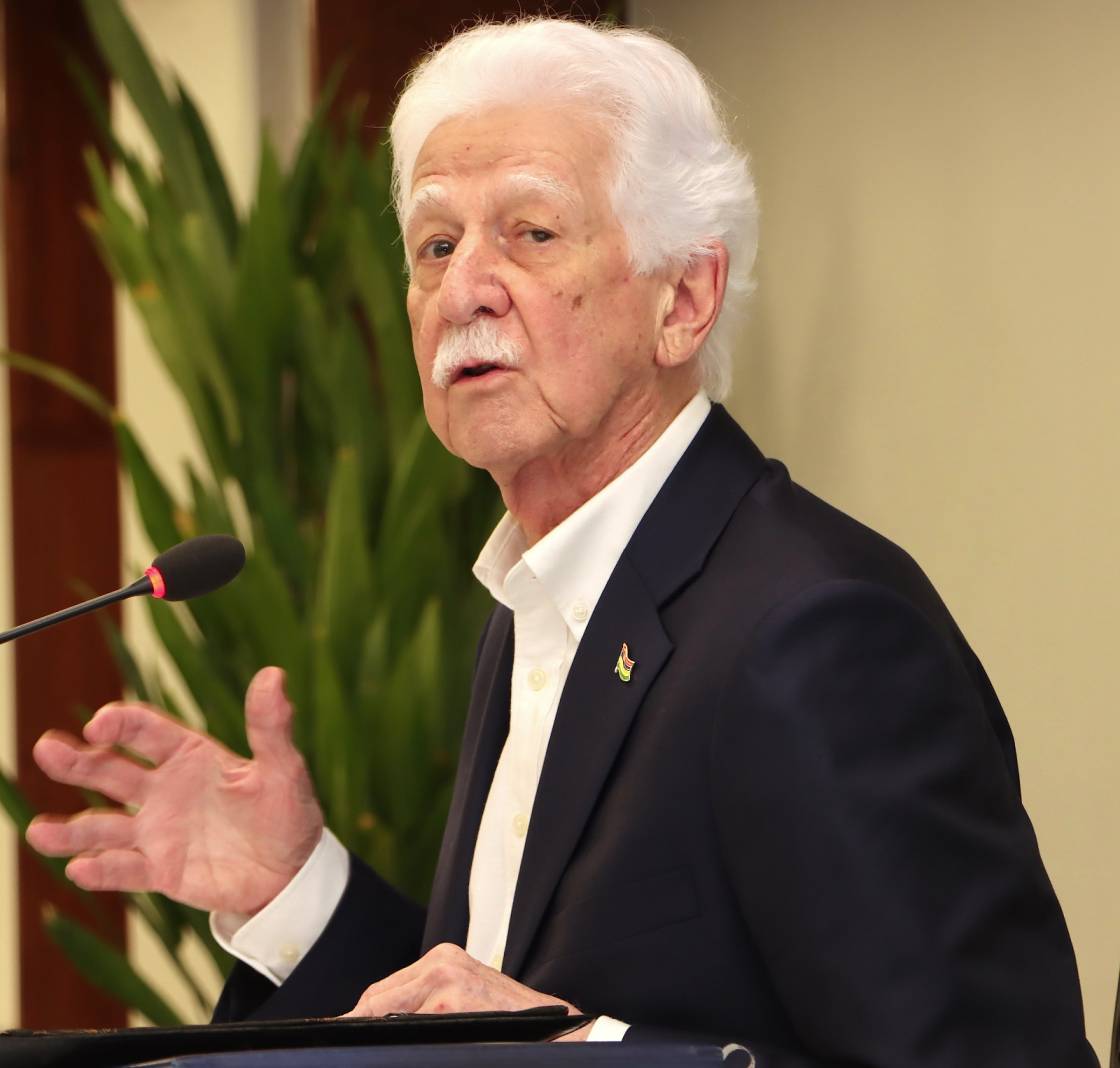 Loves and disenchantments within Change — Bérenger: “Independent backbenchers for the moment”