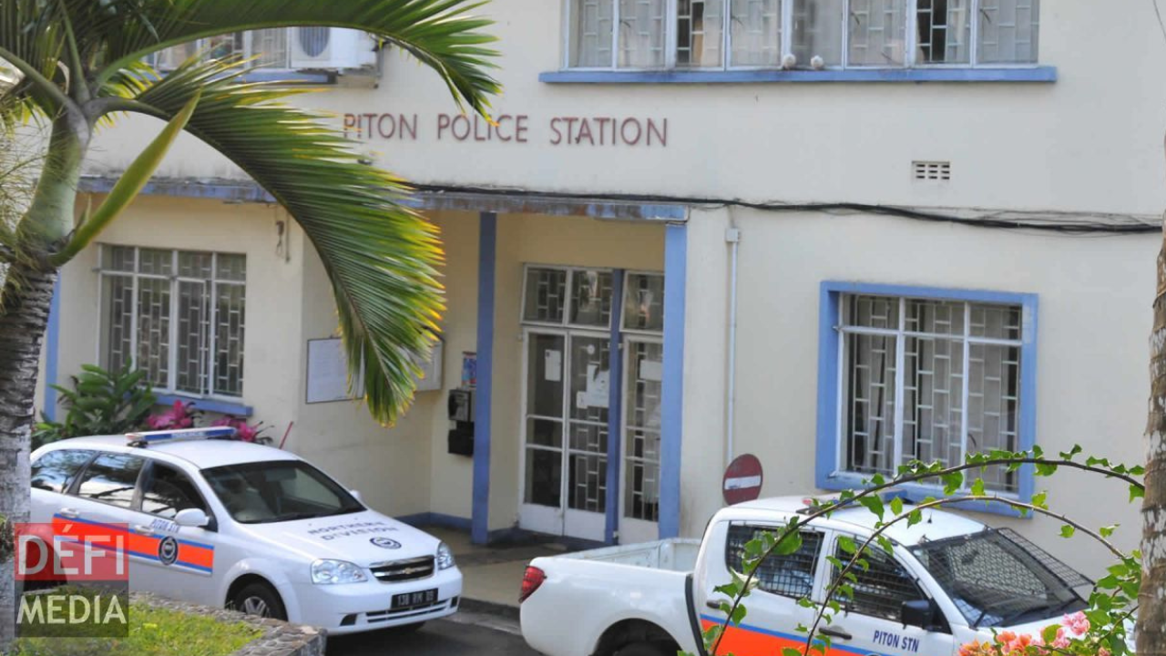 Piton: a 2-year-old girl hospitalized after ingesting detergent